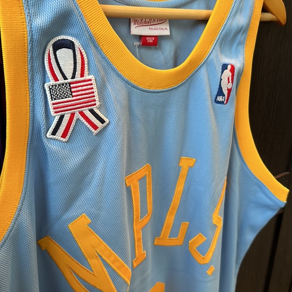 Los Angeles Lakers Kobe Bryant Mitchell & Ness Light Blue Authentic Jersey - Picture 4 of 7